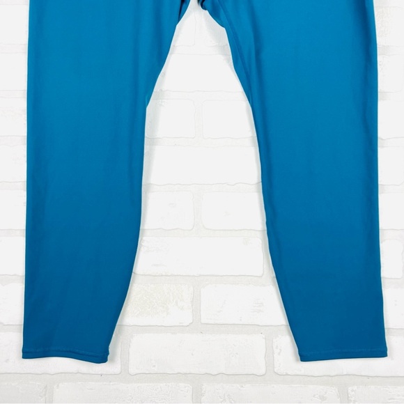 Vibrant Teal Size XXL Corsair Cropped Leggings Capris Teal with‎ inside pocket - Picture 2 of 8